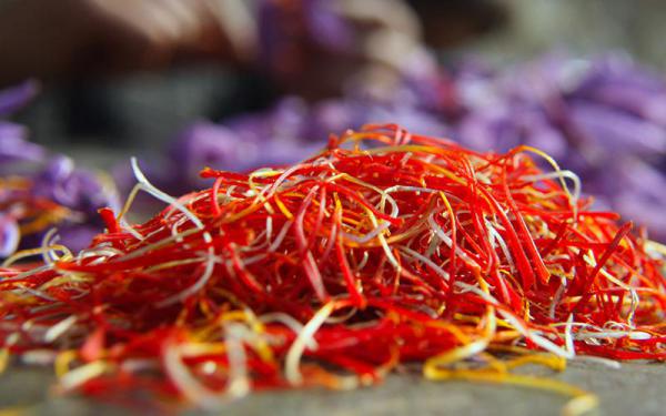 قیمت هر کیلو زعفران فله در بازار کشور